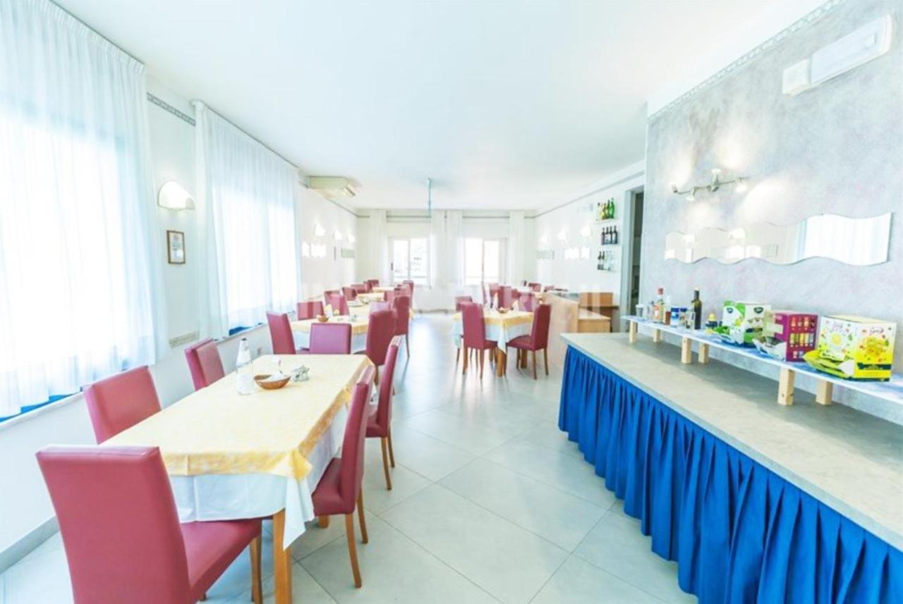 Hotel Azzurro Cattolica Luaran gambar