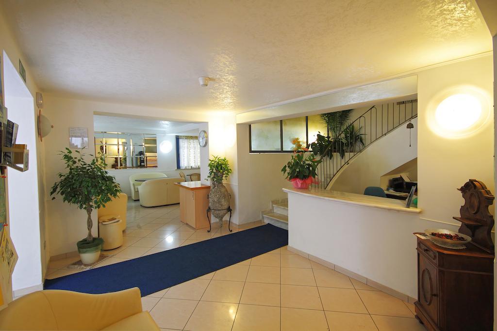 Hotel Azzurro Cattolica Luaran gambar