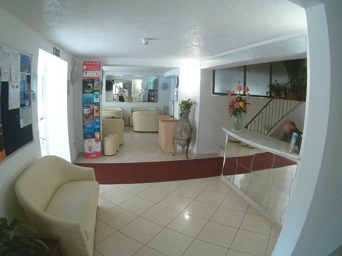 Hotel Azzurro Cattolica Luaran gambar